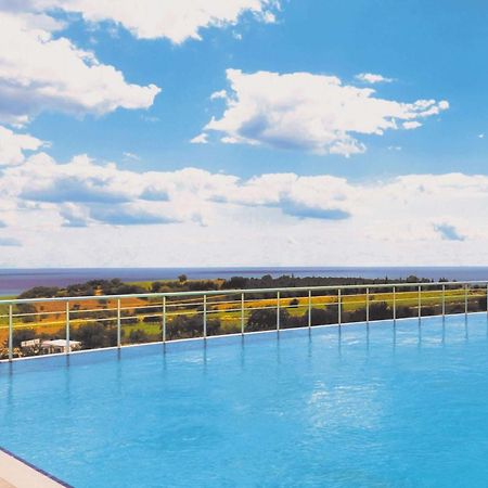 מלון Ramada By Wyndham טקירדג מראה חיצוני תמונה