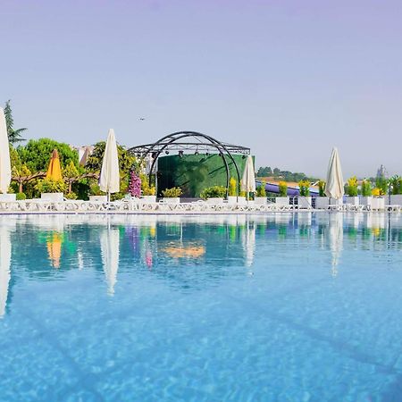 מלון Ramada By Wyndham טקירדג מראה חיצוני תמונה