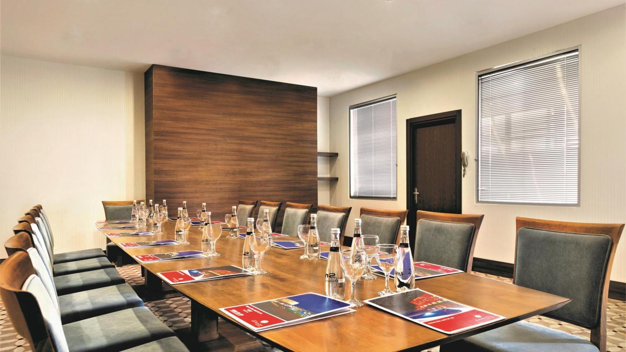 מלון Ramada By Wyndham טקירדג מראה חיצוני תמונה